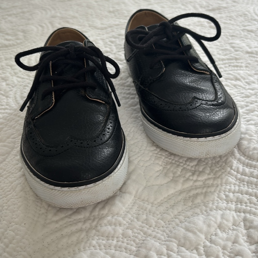 Janie & Jack Wingtip Sneaker - Picture 4 of 13